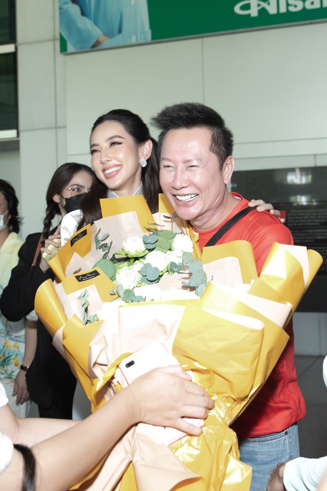 Chủ tịch Miss Grand International cùng Top 10 Miss Grand Thái Lan đến Việt Nam làm gì? - Ảnh 8.