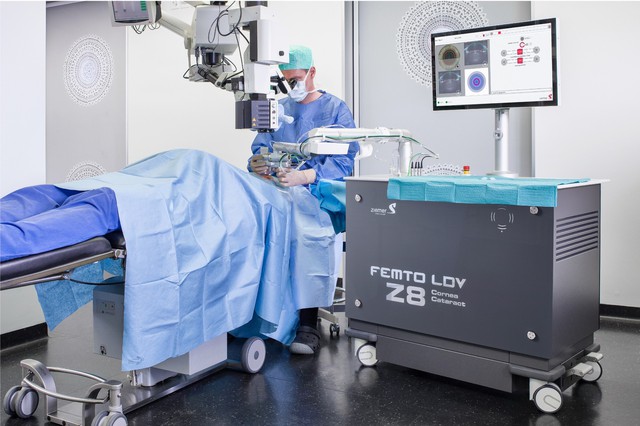Giới thiệu hệ thống phẫu thuật giác mạc, đục thuỷ tinh thể FEMTO LDV Z8 công nghệ đột phá mới tại Việt Nam - Ảnh 3.