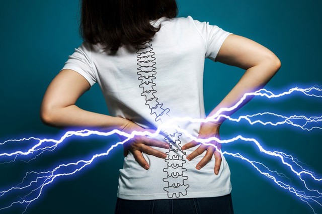 Tại sao phụ nữ luôn bị đau lưng? Đừng chủ quan với 8 nguyên nhân này! - Ảnh 2.
