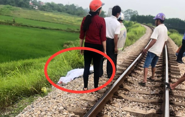 Thanh Hoá: Một nữ sinh bị tàu hoả tông tử vong - Ảnh 1.