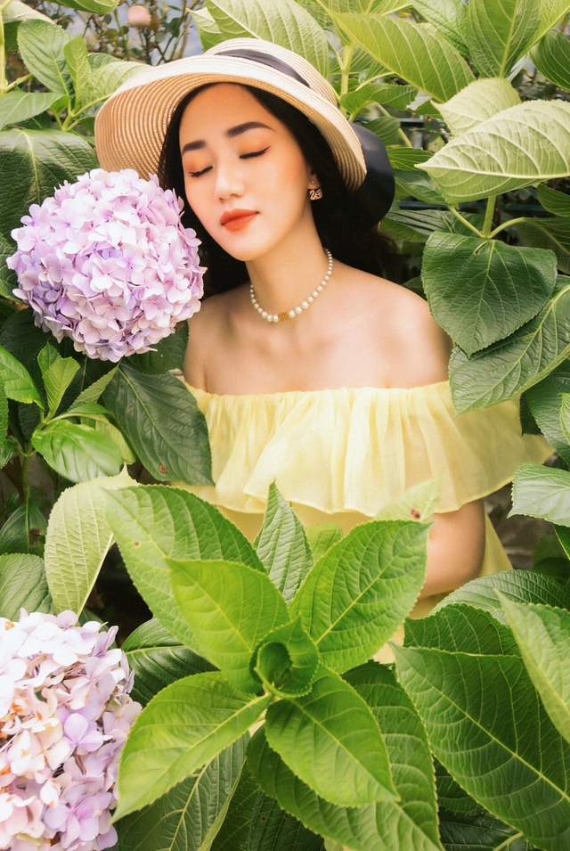 Có một Á hậu Hoa hậu Hoàn vũ giống hệt Dương Trương Thiên Lý, lấy chồng giàu ở nhà chăm con, đoạn tuyệt showbiz - Ảnh 5.