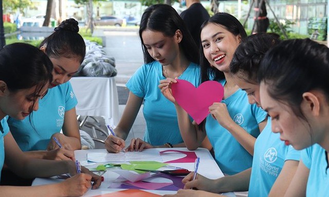 Chuyện tử tế tại phiên chợ '0 đồng' của thí sinh Miss World Vietnam 2022 - Ảnh 2.