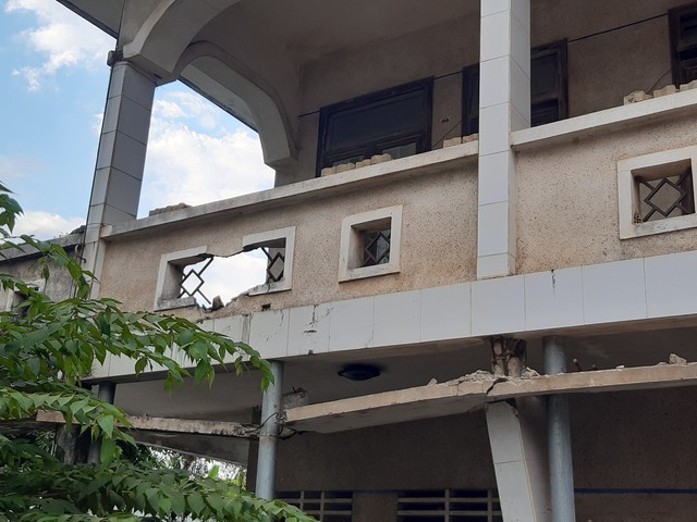 Mất mỹ quan từ những trụ sở cũ đã di dời nhưng chậm trả lại đất ở Thừa Thiên Huế - Ảnh 7.