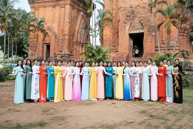 38 thí sinh Miss World Vietnam 2022 khởi động thế nào cho vòng chung kết? - Ảnh 11.