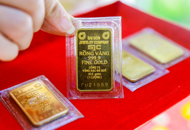 Sốc: Giá vàng SJC đột ngột giảm hơn 5 triệu đồng, thị trường vàng rung lắc mạnh - Ảnh 1.