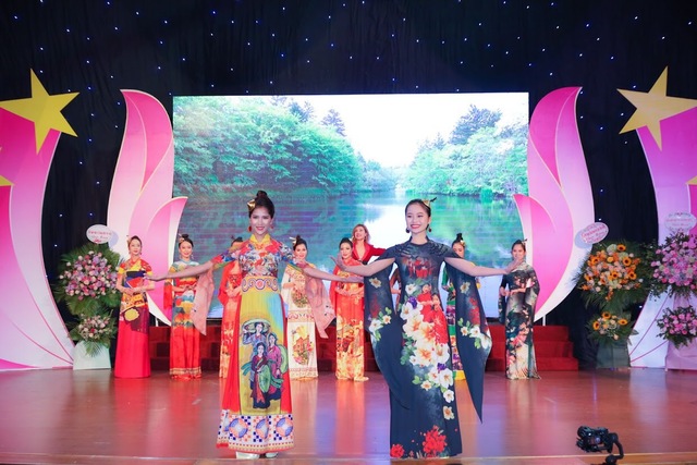 NTK Thoa Trần bùng nổ với đại tiệc thời trang Fashion show Bông hồng vàng - Ảnh 7.