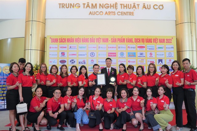 Dai-ichi Life Việt Nam vinh dự được trao giải thưởng  “Top 10 Dịch vụ Vàng Việt Nam 2022” - Ảnh 1.