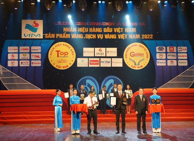 Dai-ichi Life Việt Nam vinh dự được trao giải thưởng  “Top 10 Dịch vụ Vàng Việt Nam 2022” - Ảnh 2.