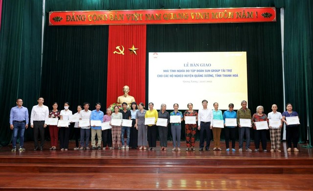 Thanh Hóa: Tập đoàn Sun Group trao tặng 18 căn nhà tình nghĩa tại Quảng Xương - Ảnh 1.