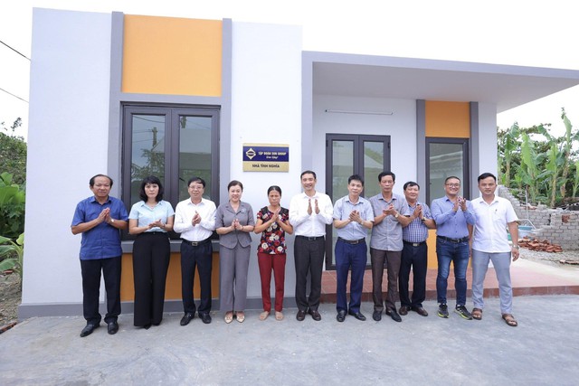 Thanh Hóa: Tập đoàn Sun Group trao tặng 18 căn nhà tình nghĩa tại Quảng Xương - Ảnh 3.