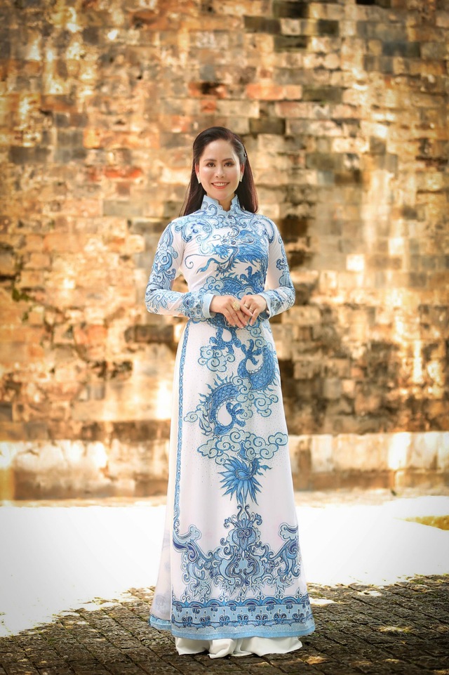 Người đẹp Hoa hậu Áo dài Việt Nam 2022 khoe sắc ở Hoàng thành Thăng Long - Ảnh 14.