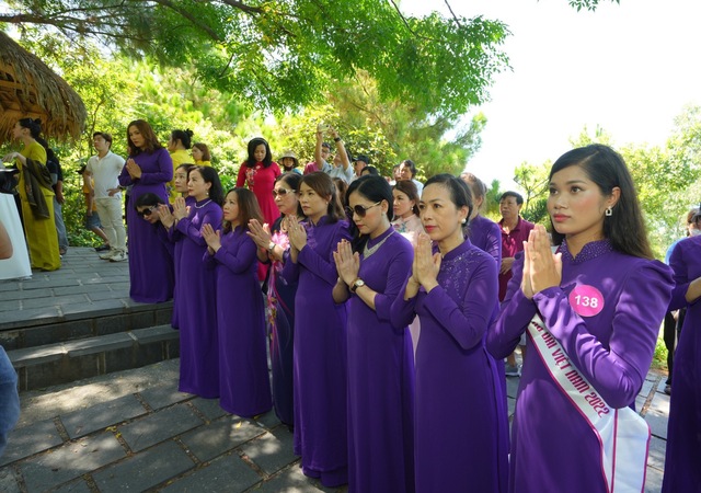 NTK Thuỷ Lê đưa Vũng Chùa – Đảo Yến lên áo dài, vào top 5 Hoa hậu Áo dài Việt Nam  - Ảnh 1.