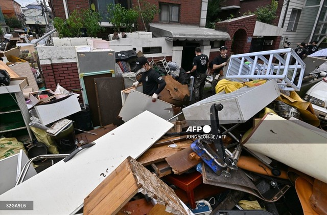 Câu chuyện thương tâm sau trận lụt kỷ lục nhấn chìm mọi thứ ở Hàn Quốc - Ảnh 3.