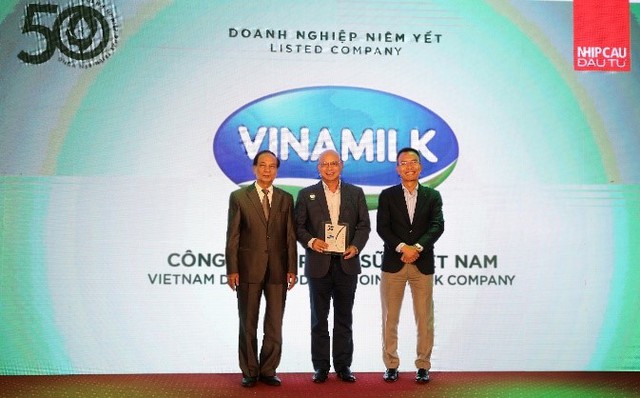 Vinamilk thuộc top 50 doanh nghiệp phát triển bền vững tiêu biểu 2022 - Ảnh 1.