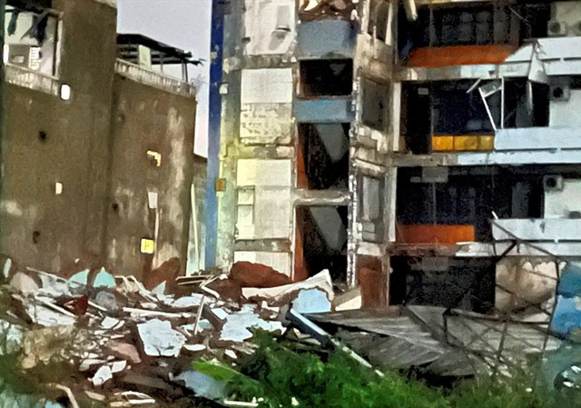 Thông tin mới nhất về tòa nhà 6 tầng bất ngờ đổ sập trong đêm - Ảnh 1.