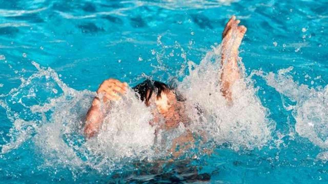 Bé gái 10 tuổi đuối nước tử vong tại bể bơi trong khách sạn - Ảnh 1.