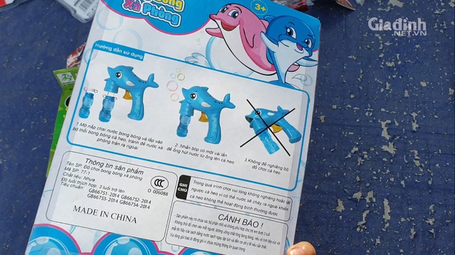 Kinh hãi đồ chơi trẻ em chạy bằng pin không nhãn mác bày bán la liệt từ lề đường đến siêu thị  - Ảnh 10.