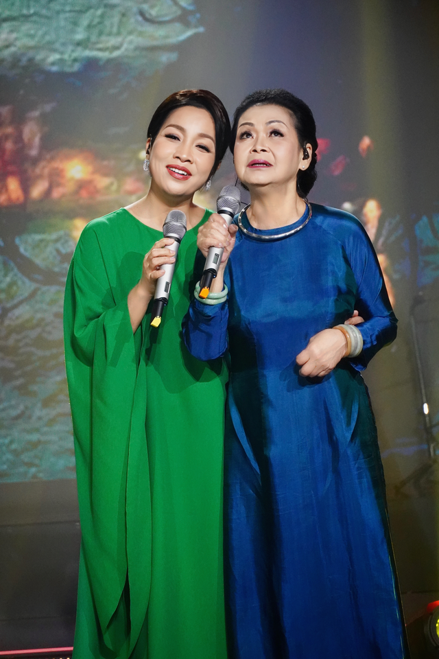 Khánh Ly, Cẩm Vân, Mỹ Linh cùng hát về mùa thu Hà Nội - Ảnh 1.