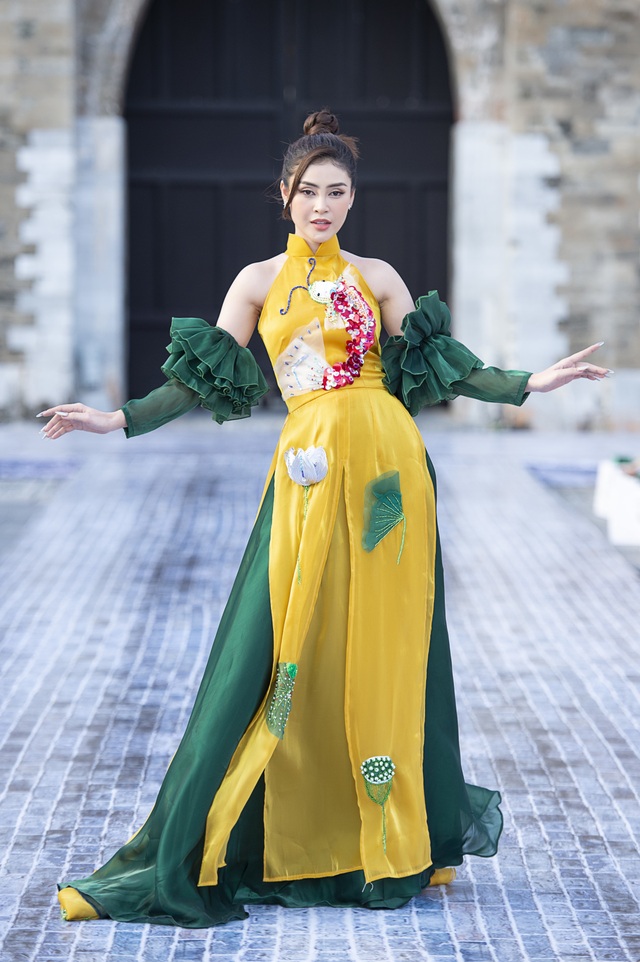 Hoa hậu Ngọc Châu làm vedette với áo dài 'Cá chép hóa rồng' tại Hoàng thành Thăng Long - Ảnh 7.