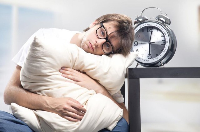 Thực hư việc 'phải ngủ đủ 8 tiếng' và thời điểm tốt nhất để ngủ sau tuổi 50 - Ảnh 3.
