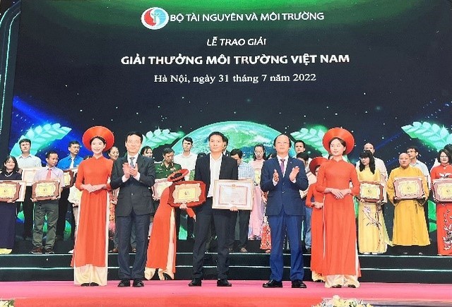 “Dấu ấn xanh” của Vinamilk tại giải thưởng môi trường Việt Nam - Ảnh 1.