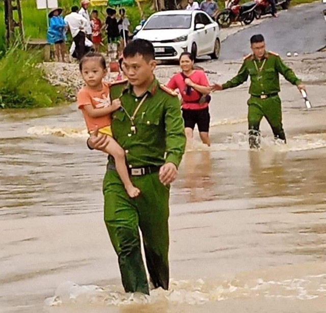 Thanh Hóa: Bố trí 1.250 bộ đội địa phương, dân quân ứng phó với diễn biến mưa lũ - Ảnh 3.