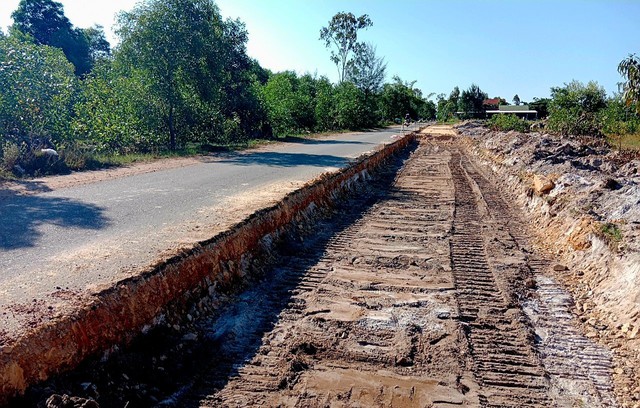 Thừa Thiên Huế: Đoạn đường bị 'bắt quả tang' sử dụng nhựa thải đổ nền giờ ra sao? - Ảnh 3.