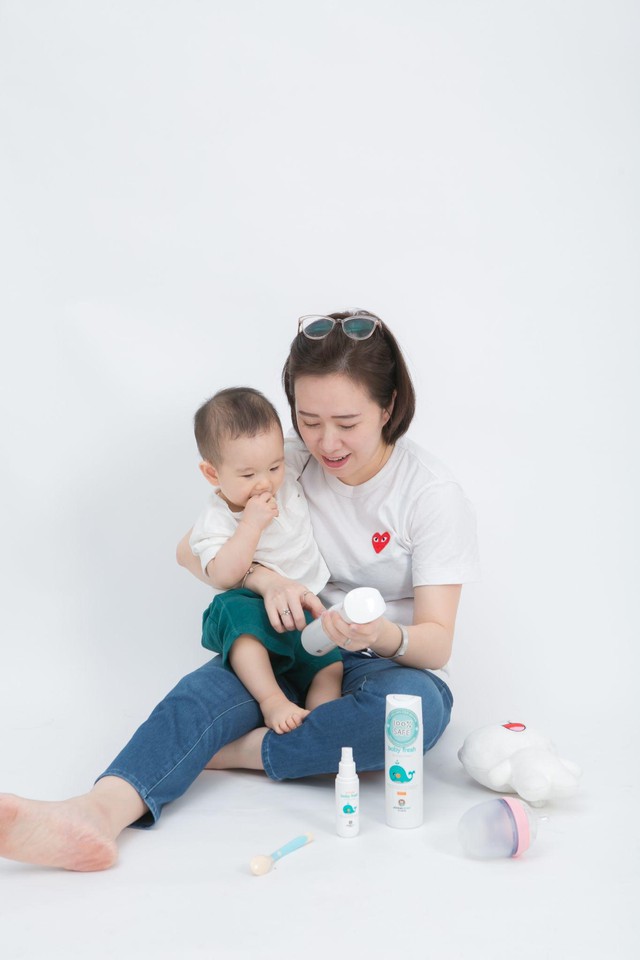 Nuôi con khỏe mạnh, ba mẹ nhàn tênh với xịt khuẩn Baby Fresh - Ảnh 2.