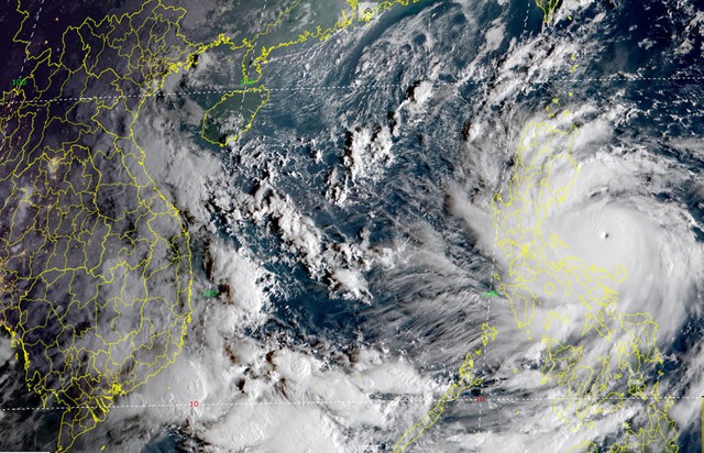 Tin mới nhất về bão Noru: Gió giật mạnh, mưa lớn trên đất liền Thừa Thiên Huế - Quảng Ngãi - Ảnh 2.