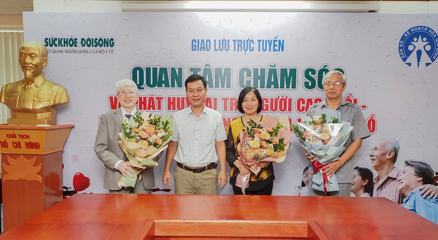 Đang giao lưu trực tuyến “Quan tâm chăm sóc và phát huy vai trò người cao tuổi - Chủ động thích ứng với già hóa dân số” - Ảnh 2.