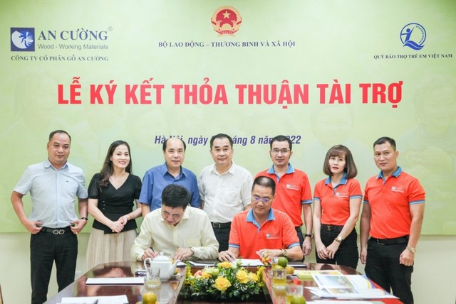 Gỗ An Cường tài trợ 2,5 tỷ đồng cho quỹ bảo trợ trẻ em Việt Nam - Ảnh 1.