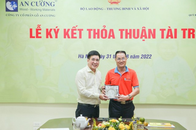 Gỗ An Cường tài trợ 2,5 tỷ đồng cho quỹ bảo trợ trẻ em Việt Nam - Ảnh 2.