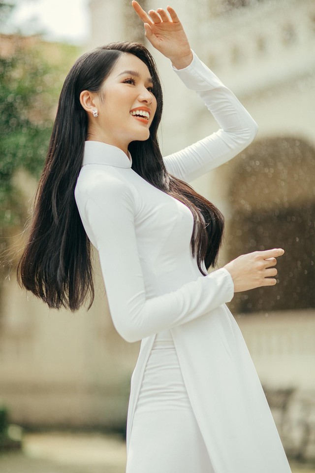 Hoa hậu Tiểu Vy, Thủy Tiên gây ngỡ ngàng nhan sắc thời ngồi trên ghế nhà trường - Ảnh 8.