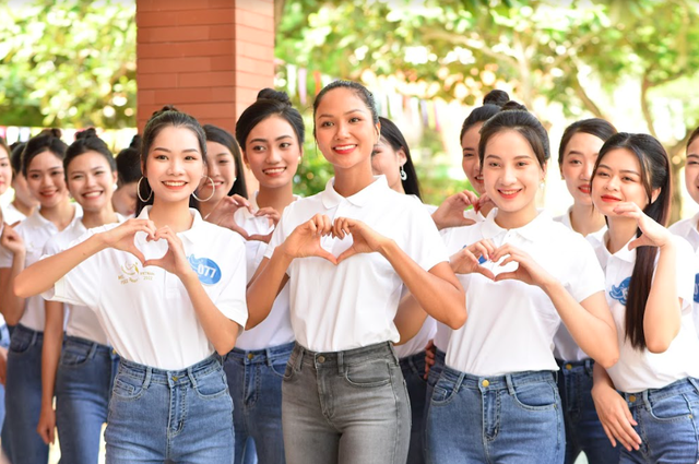 Hoa hậu H'Hen Niê cùng Top 60 Hoa hậu Hòa bình Việt Nam có hoạt động ý nghĩa trước thềm Chung kết  - Ảnh 6.