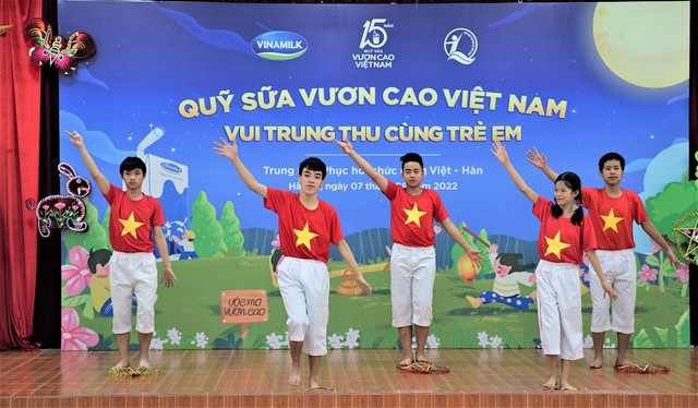 Thêm một mùa trung thu ấm áp trong hành trình 15 năm của quỹ sữa vươn cao Việt Nam - Ảnh 3.