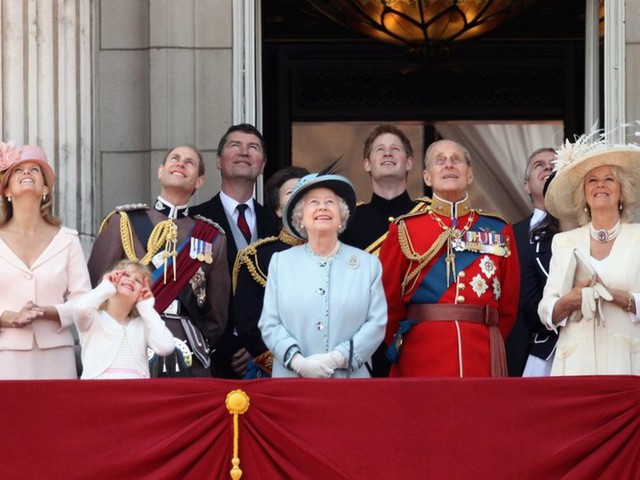 Những điều đặc biệt vô cùng thú vị về Nữ hoàng Elizabeth II - người phụ nữ quyền lực nhất nước Anh - Ảnh 7.