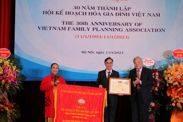 Hội KHHGĐ Việt Nam kỷ niệm 30 năm xây dựng, phát triển và hội nhập - Ảnh 2.