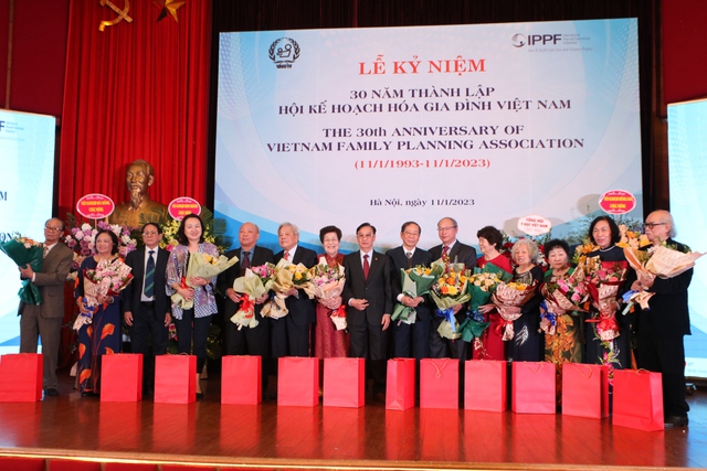 Hội KHHGĐ Việt Nam kỷ niệm 30 năm xây dựng, phát triển và hội nhập - Ảnh 3.