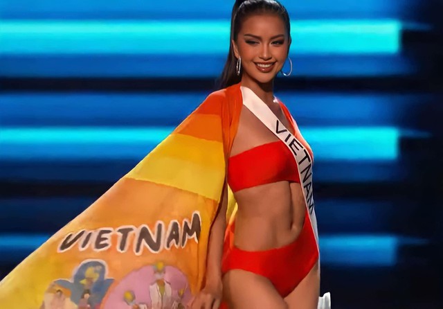 Bán kết Miss Universe: Ngọc Châu tỏa sáng, đại diện Hàn Quốc - Thái Lan catwalk lỗi - Ảnh 2.