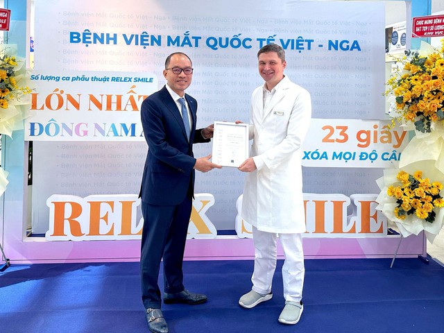 Mắt Việt - Nga nhận giải thưởng Số 1 Đông Nam Á về phẫu thuật khúc xạ Relex Smile - Ảnh 2.