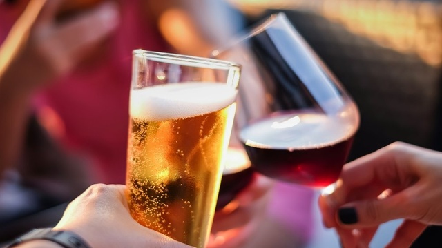 Uống rượu không ăn, cơ thể bạn sẽ phải hứng chịu nguy hiểm nào? 4 việc nên làm để giúp giảm bớt say và giảm tổn thương đường ruột! - Ảnh 3.