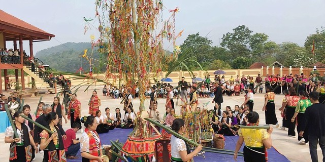 Lễ hội mùa Xuân độc đáo của các dân tộc vùng cao phía Bắc - Ảnh 6.
