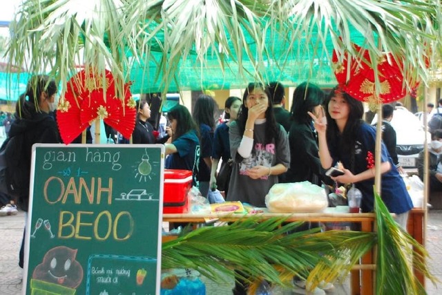 Hàng vạn học sinh Hải Phòng trải nghiệm chợ Tết trước kỳ nghỉ lễ  - Ảnh 14.