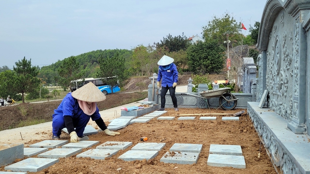 Tết của những người phụ nữ trọn việc âm phần gia tiên, trọn cả âm phần thiên hạ - Ảnh 2.