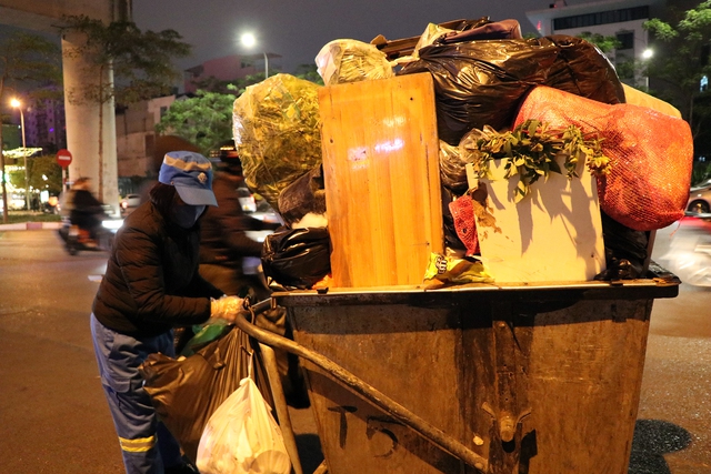 20 năm đón giao thừa ngoài đường, nữ lao công tiết lộ 1 năm &quot;đặc biệt&quot; đón Tết ở nhà - Ảnh 3.