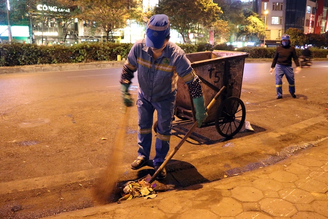 20 năm đón giao thừa ngoài đường, nữ lao công tiết lộ 1 năm &quot;đặc biệt&quot; đón Tết ở nhà - Ảnh 5.