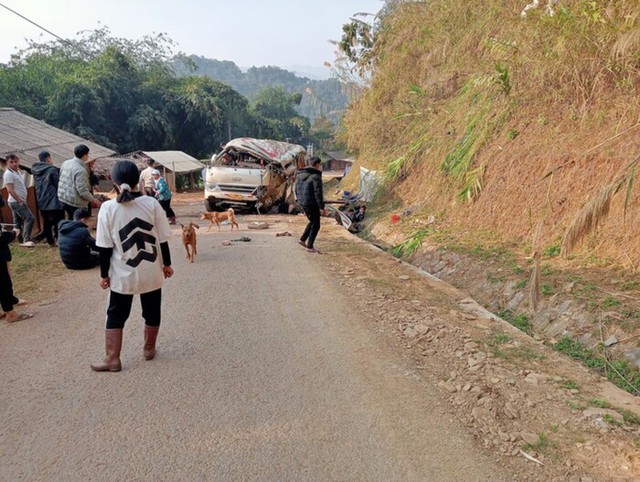 Thông tin mới nhất về vụ ô tô lao xuống vực làm 3 người tử vong ở Sơn La - Ảnh 2.