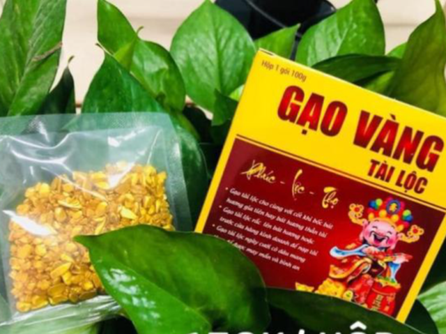 Trước ngày Thần Tài 2023 sốt hũ muối gạo, gạo vàng tài lộc - Ảnh 3.