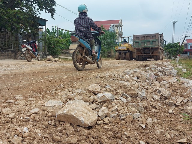 Nhiều tuyến đường tại Thanh Hóa xuống cấp sau thi công cao tốc - Ảnh 1.