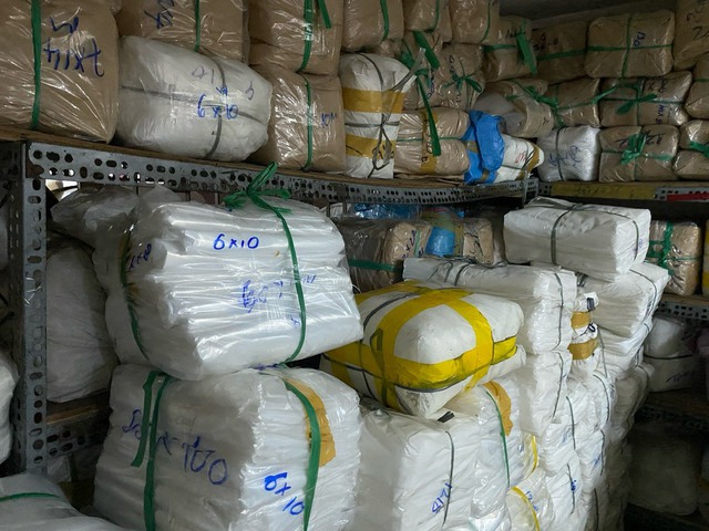 Kinh doanh 600kg túi đựng thực phẩm không rõ nguồn gốc, 2 doanh nghiệp bị xử phạt gần trăm triệu đồng - Ảnh 2.